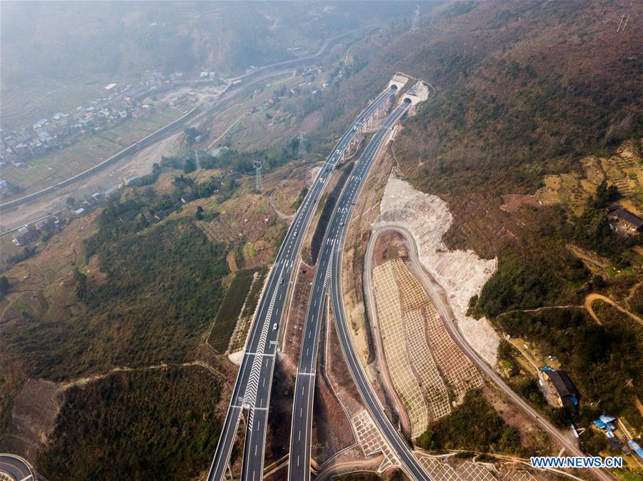 CHINA-CHONGQING-HUBEI-NEW HIGHWAY-OPEN (CN)