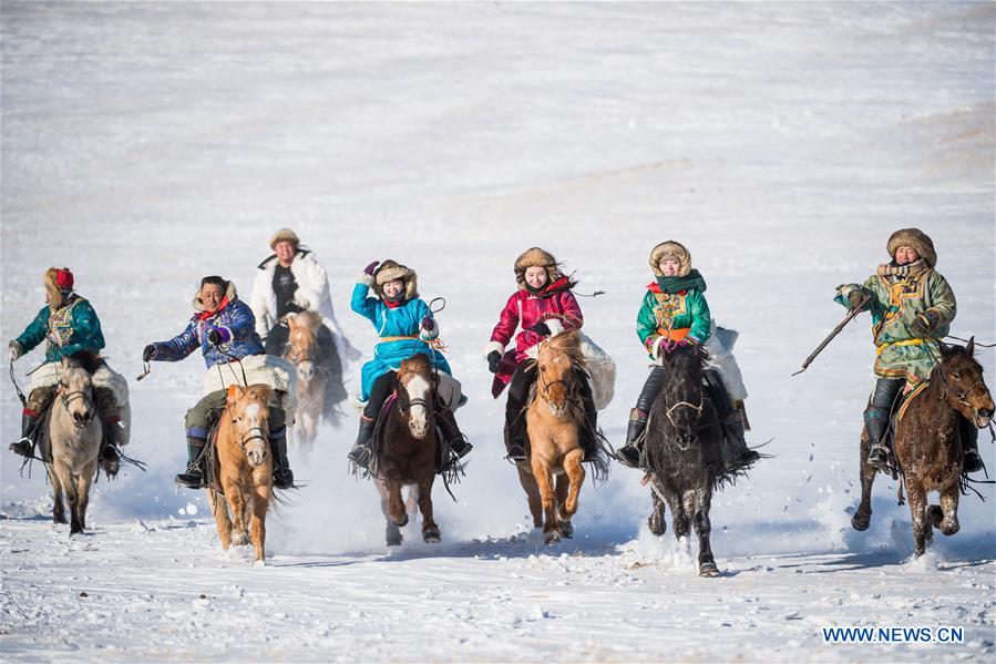 CHINA-INNER MONGOLIA-SNOWFIELD HORSE TAMING (CN)