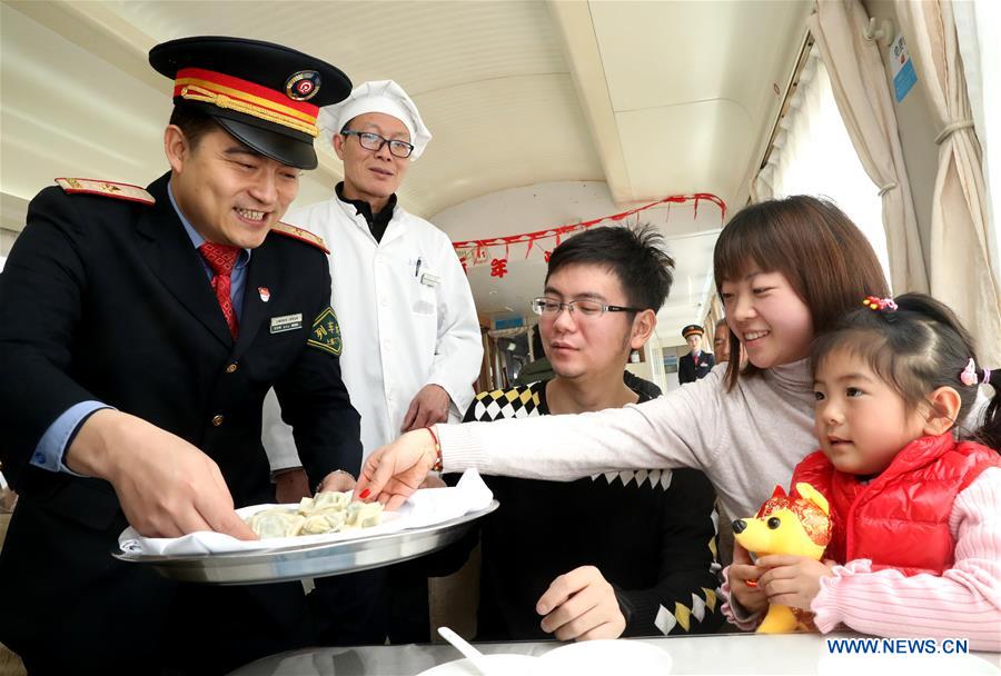 CHINA-SHANGHAI-RAILWAY-DUMPLING (CN)