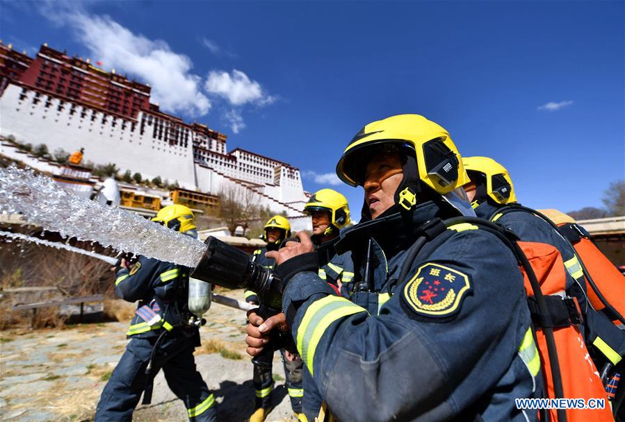 CHINA-LHASA-FIREFIGHTER-DRILL (CN)