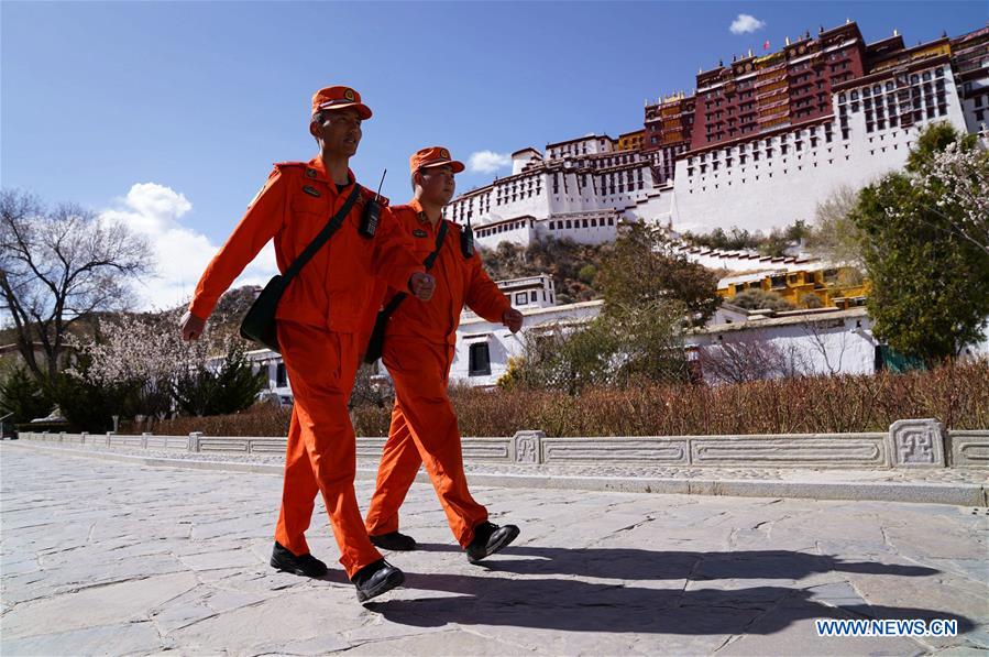 CHINA-LHASA-FIREFIGHTER-DRILL (CN)