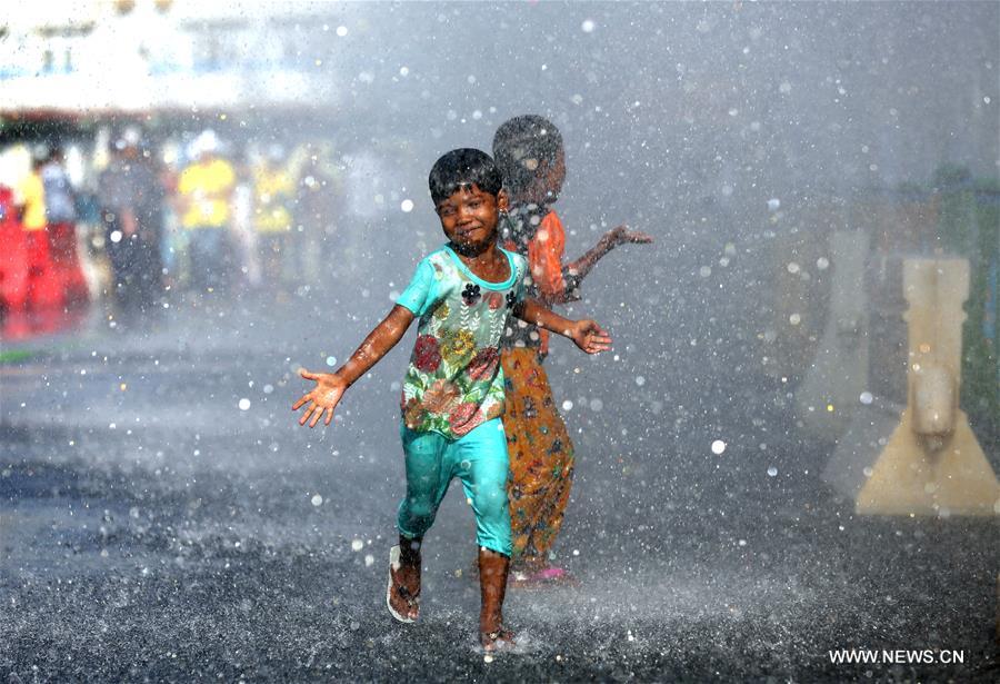 MYANMAR-YANGON-TRADITIONAL WATER FESTIVAL