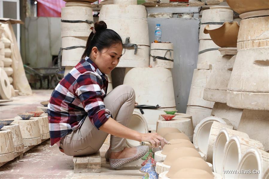 VIETNAM-HANOI-BAT TRANG-CERAMIC VILLAGE