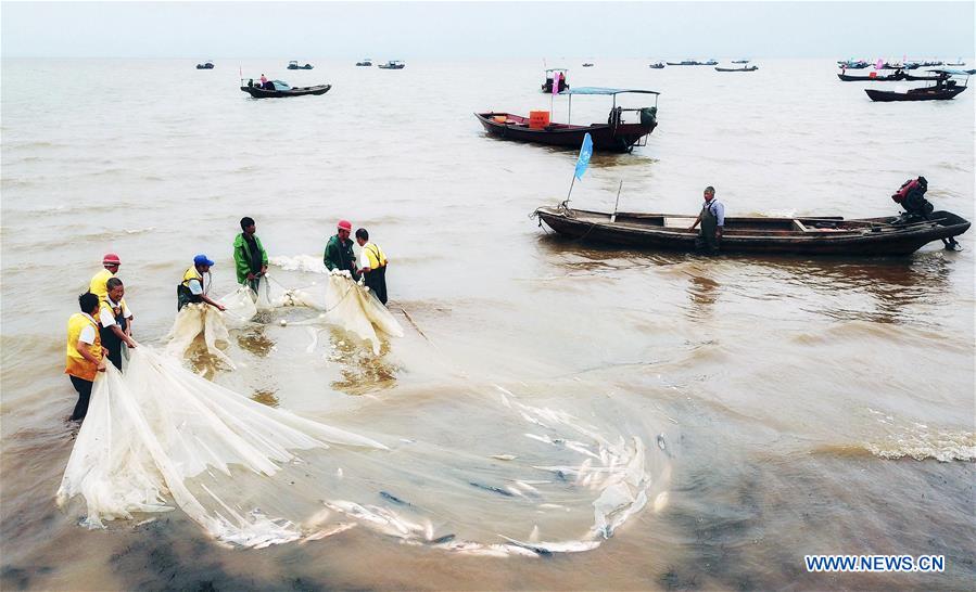 #CHINA-JIANGXI-POYANG LAKE-FISHING (CN)