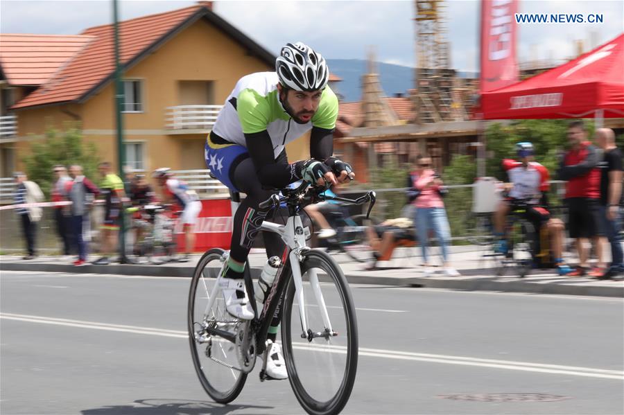 (SP)BOSNIA AND HERZEGOVINA-SARAJEVO-CYCLING ROAD