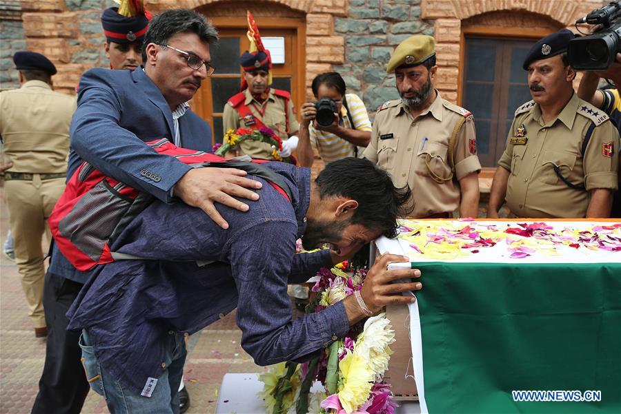 INDIAN-CONTROLLED KASHMIR-SRINAGAR-WREATH LAYING CEREMONY