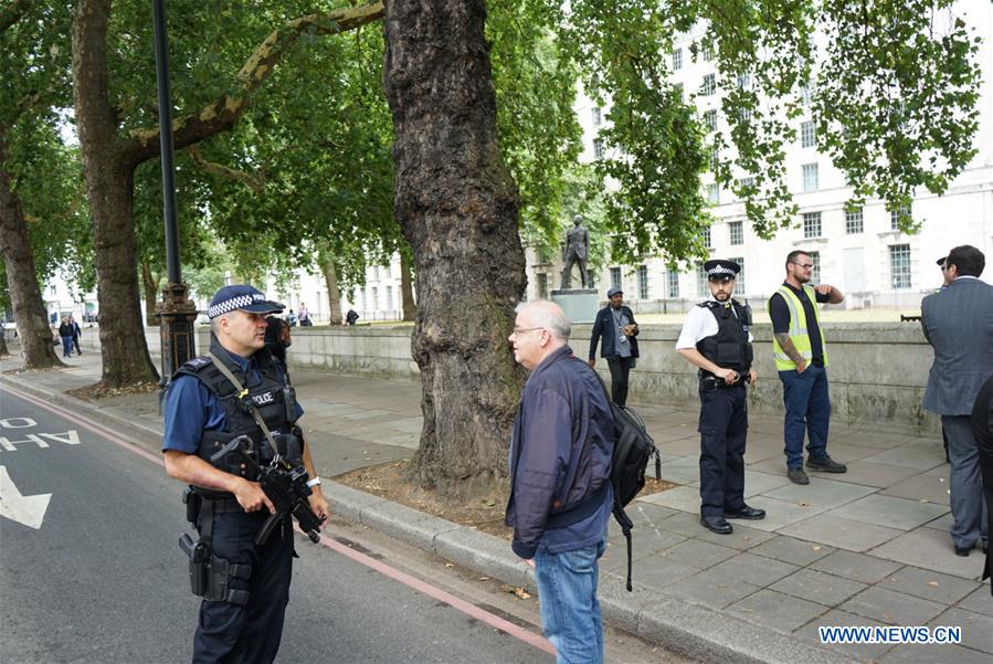 BRITAIN-LONDON-PARLIAMENT-CAR CRASH