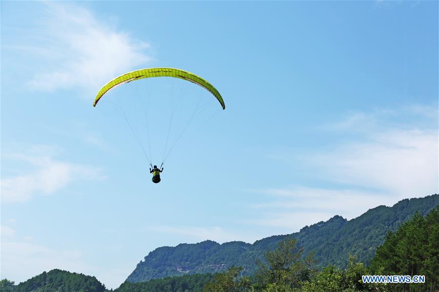 #CHINA-CHONGQING-PARAGLIDING (CN*)