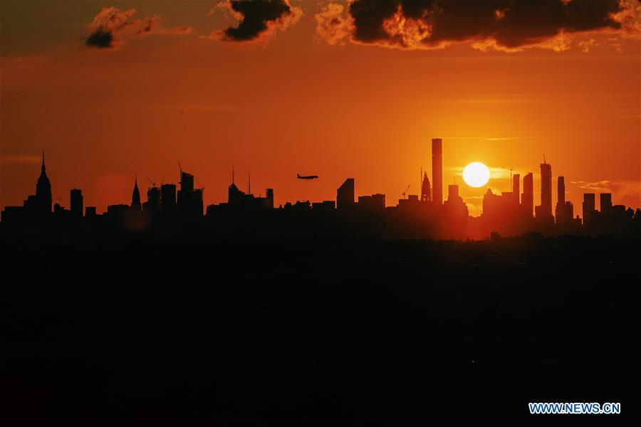 U.S.-NEW YORK-SUNSET