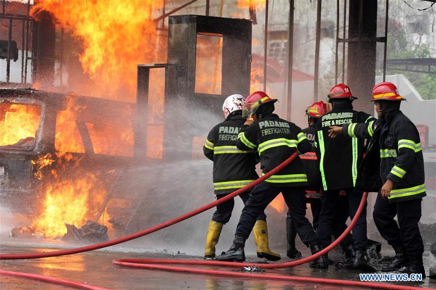 INDONESIA-PADANG-CAR FIRE-GAS STATION