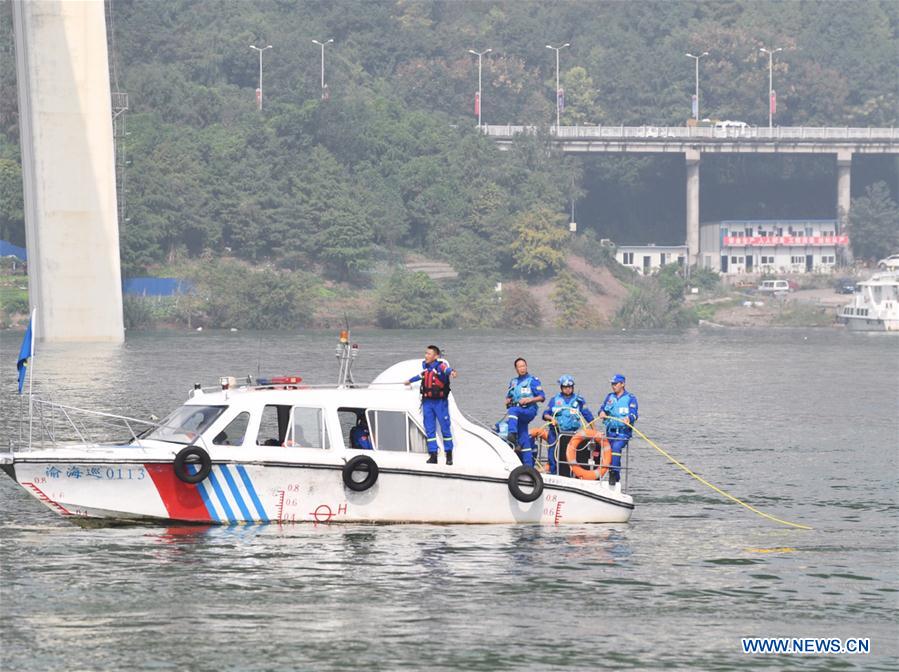 CHINA-CHONGQING-BUS CRASH-RESCUE (CN)