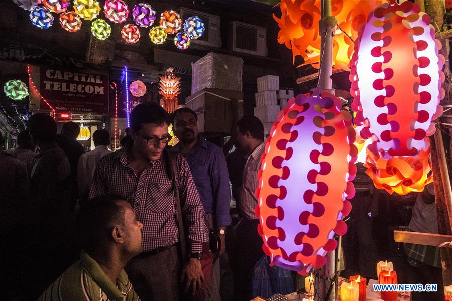 INDIA-KOLKATA-LIGHTS-DIWALI