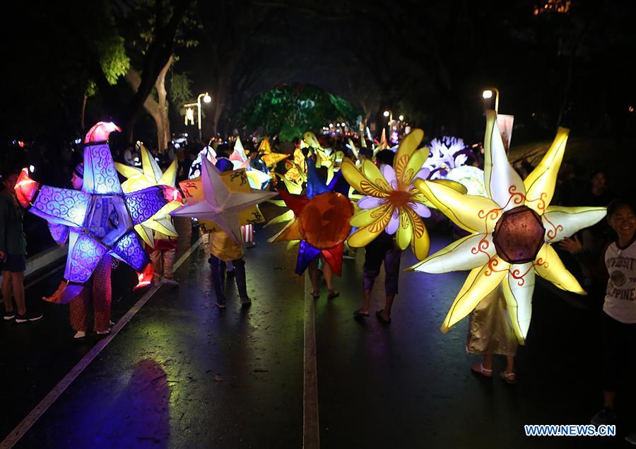 PHILIPPINES-QUEZON-LANTERN PARADE