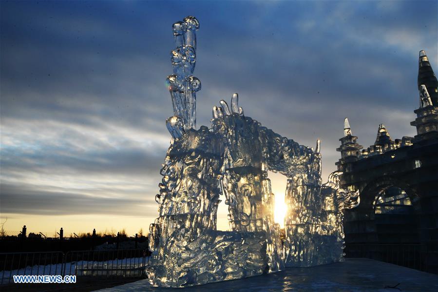 CHINA-HEILONGJIANG-ICE SCULPTURE (CN)