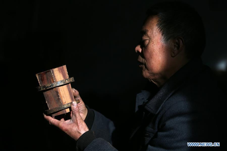 #CHINA-SHANDONG-LINYI-FOLK ERHU MAKER (CN)