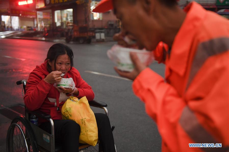 CHINA-FUJIAN-LONGYAN-HANDICAPPED WIFE