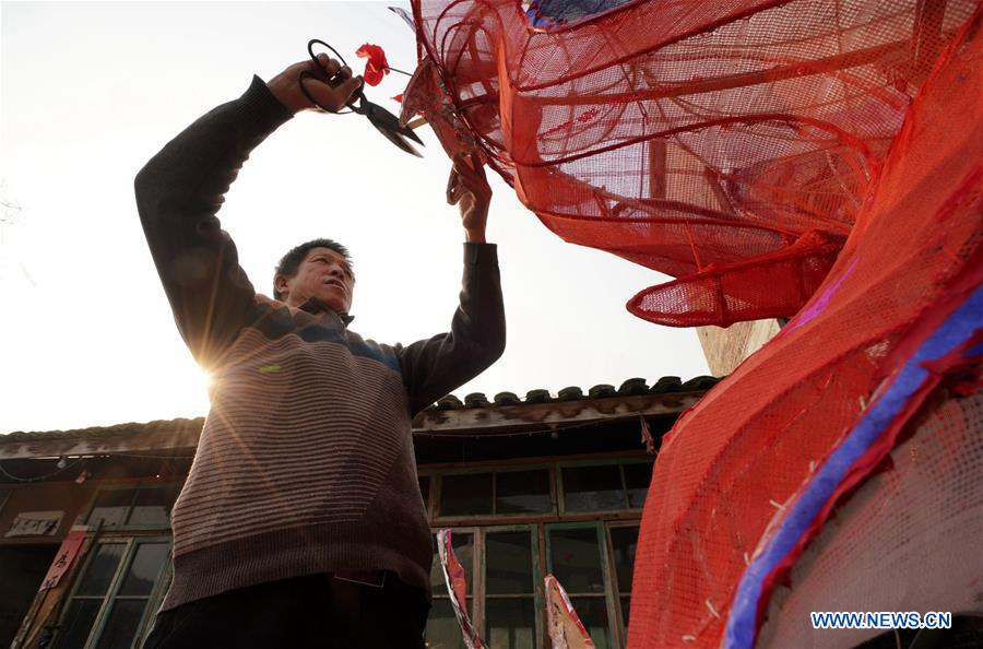 CHINA-GUILIN-SPRING FESTIVAL-DRAGON LANTERN (CN)