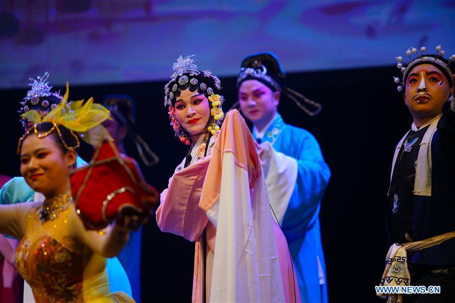 CZECH REPUBLIC-PRAGUE-CHINESE OPERA-TEA PICKING