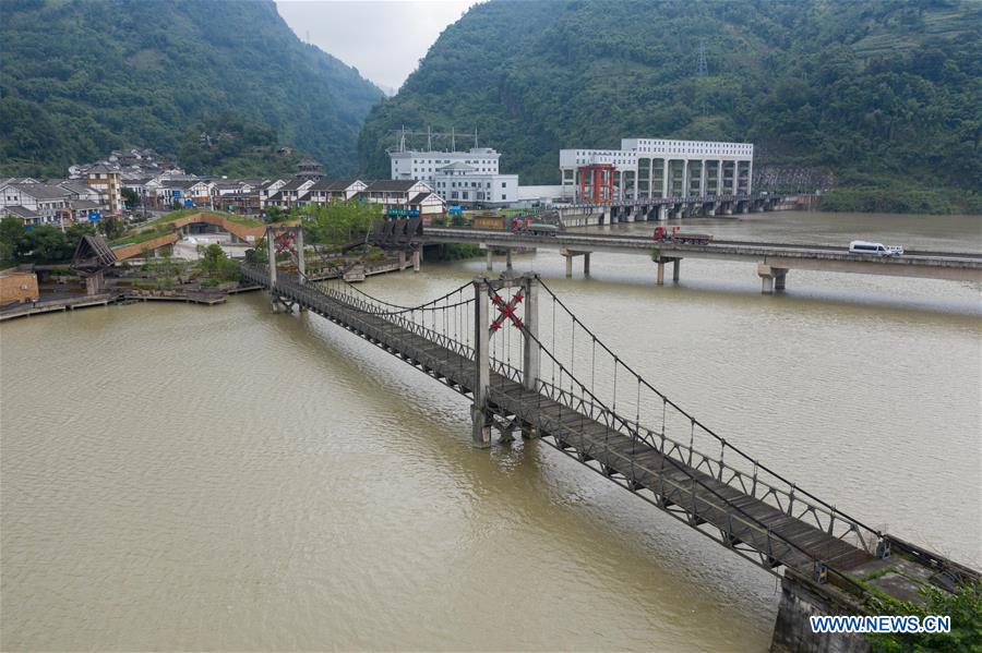 CHINA-SICHUAN-TIBET-HIGHWAY-BRIDGES(CN)