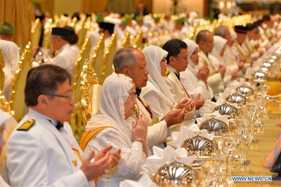 BRUNEI-BANDAR SERI BEGAWAN-SULTAN-BIRTHDAY-ROYAL BANQUET