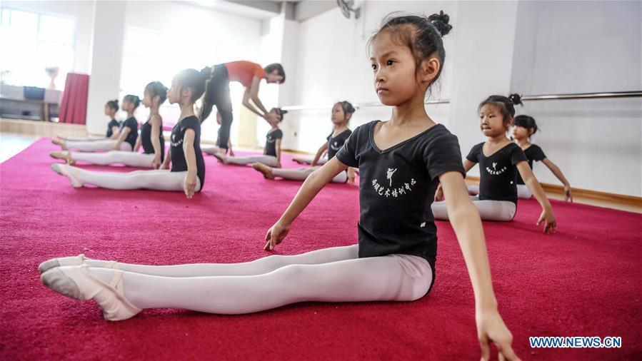 CHINA-GUANGXI-CHILDREN-BALLET (CN)