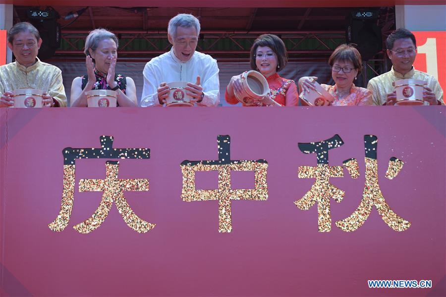 SINGAPORE-MID-AUTUMN FESTIVAL-LIGHT-UP CEREMONY