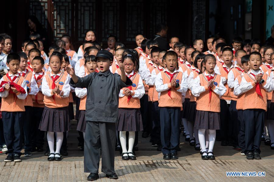 CHINA-YUNNAN-KUNMING-PUPILS-SCHOOL PLAY (CN)