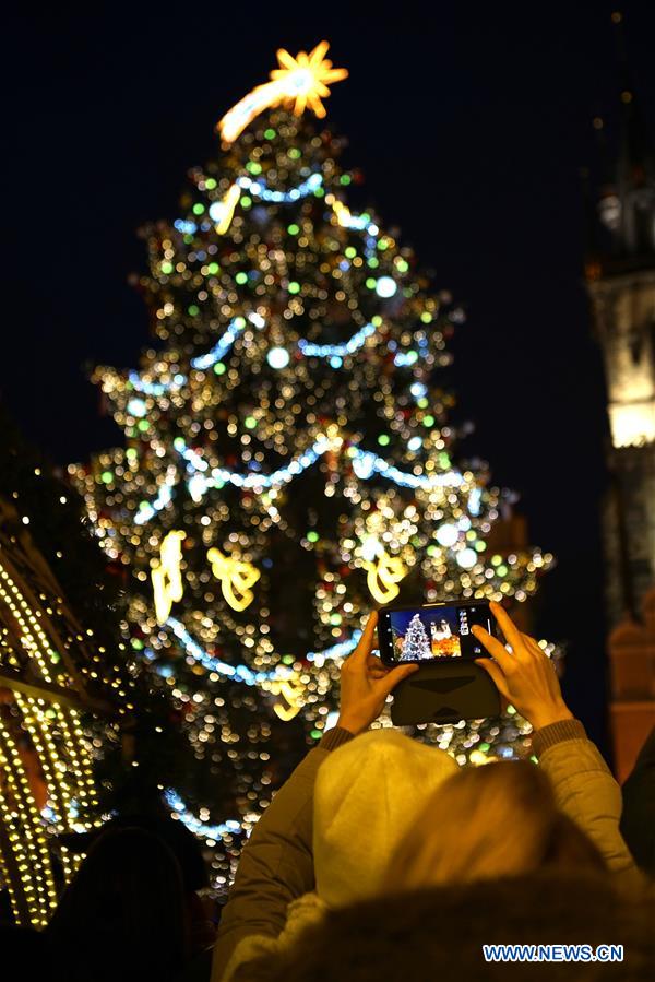 CZECH REPUBLIC-PRAGUE-CHRISTMAS TREE LIGHTENING