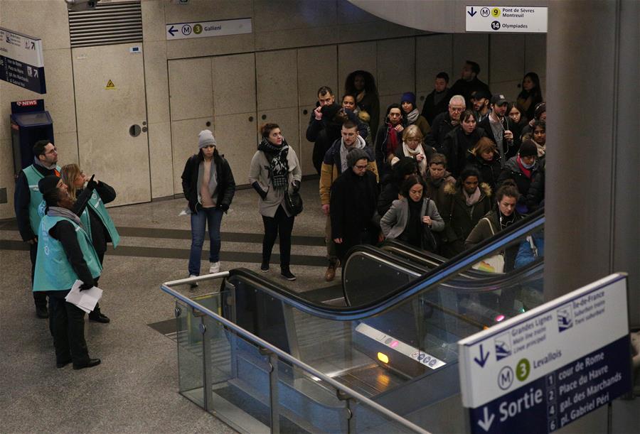 FRANCE-PARIS-STRIKE OVER PENSION REFORM-TRAFFIC