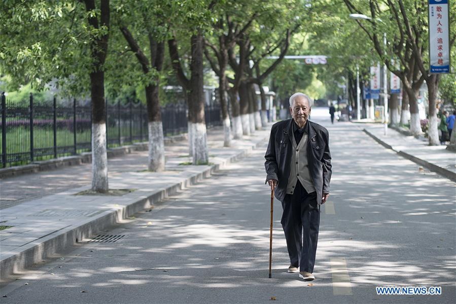 (EyesonSci)CHINA-TOP SCIENCE AWARD-HUANG XUHUA (CN)