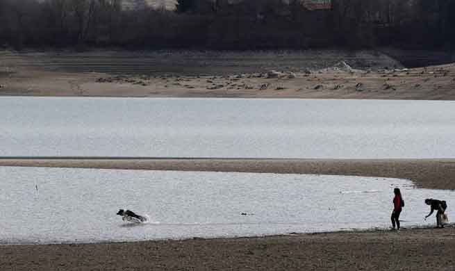 Level of Lake of Gruyere lowered in Switzerland