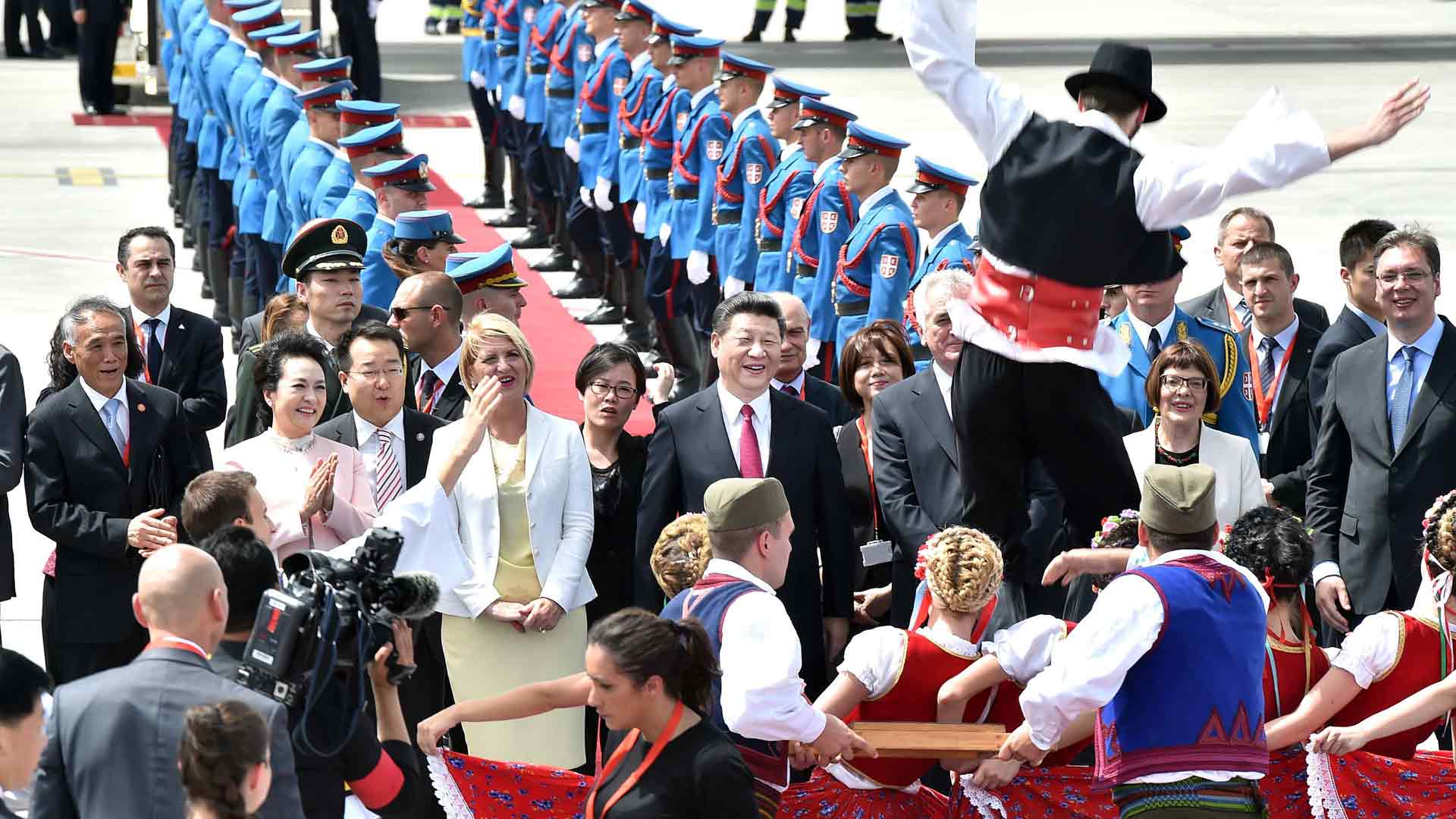 習(xí)近平抵達(dá)貝爾格萊德 開始對塞爾維亞共和國進行國事訪問