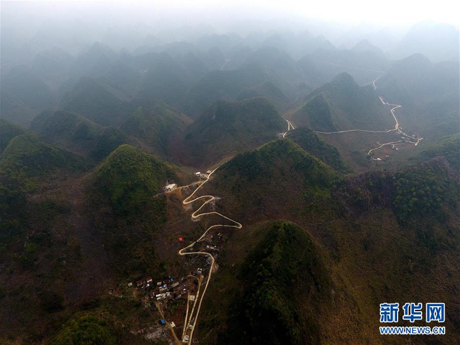 （壯麗70年·奮斗新時代——共和國發(fā)展成就巡禮）（10）人暢其行、貨暢其流——共和國交通運輸業(yè)發(fā)展成就巡禮