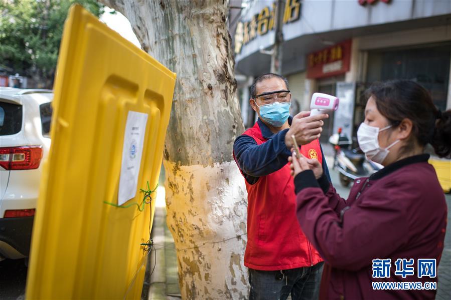 （在習(xí)近平新時代中國特色社會主義思想指引下——新時代新作為新篇章·習(xí)近平總書記關(guān)切事·圖文互動）（6）疫情防控不減壓　復(fù)工復(fù)產(chǎn)正加速——武漢“解封”滿月觀察