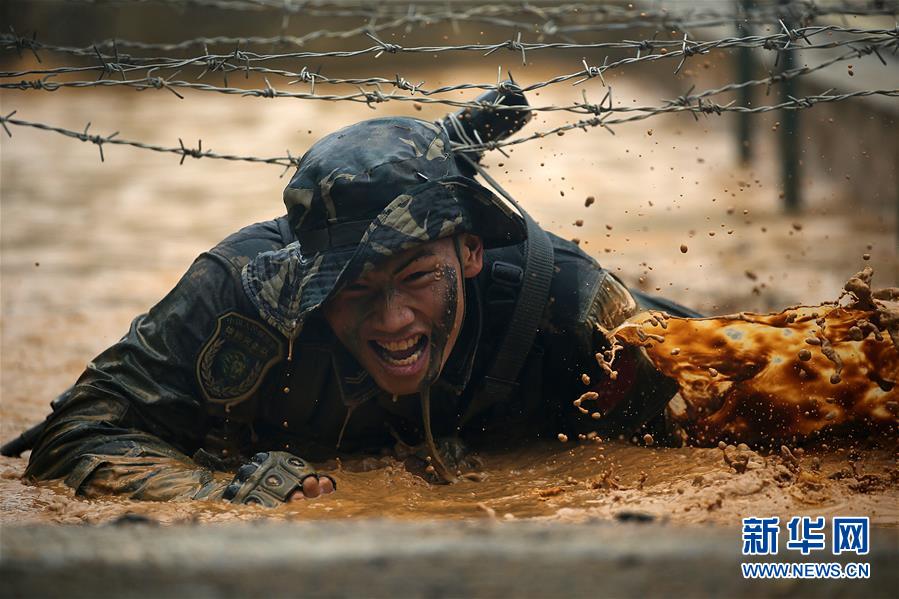 （在習近平強軍思想指引下·我們在戰(zhàn)位報告·圖文互動）（2）駐澳門部隊：濠江之畔，最可愛的人