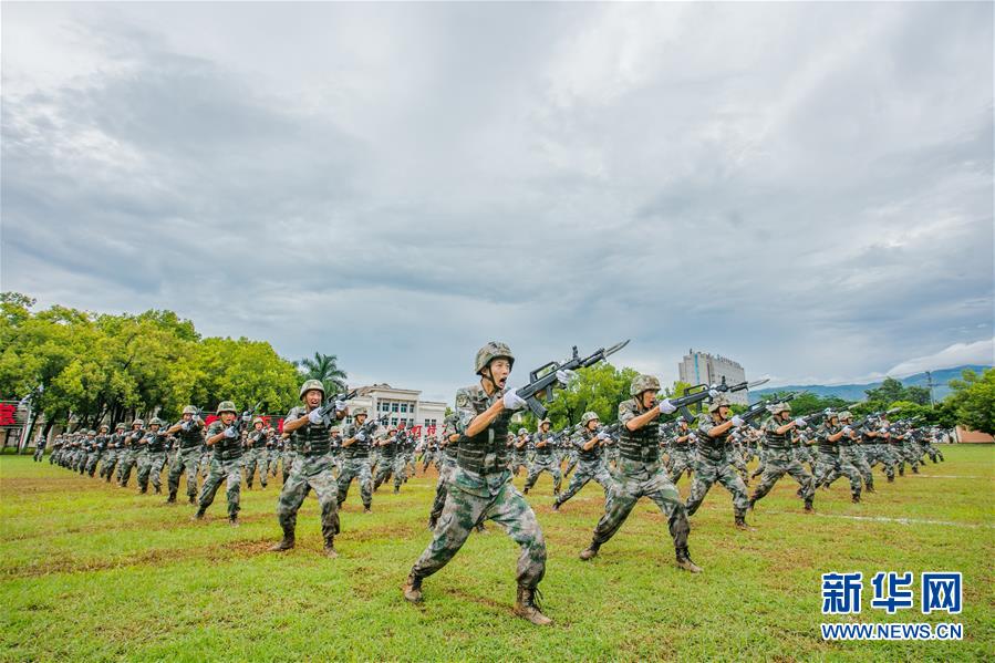 （在習(xí)近平強軍思想指引下·我們在戰(zhàn)位報告·圖文互動）（2）千里移防，鐵心跟黨走——南部戰(zhàn)區(qū)陸軍第75集團(tuán)軍某紅軍旅政治建軍、練兵備戰(zhàn)記事