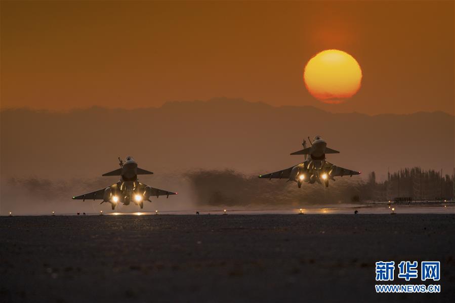 （圖文互動）（2）空軍某試驗訓練基地：戈壁深處崛起軍事科技人才高地