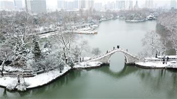 雪落合肥景色美