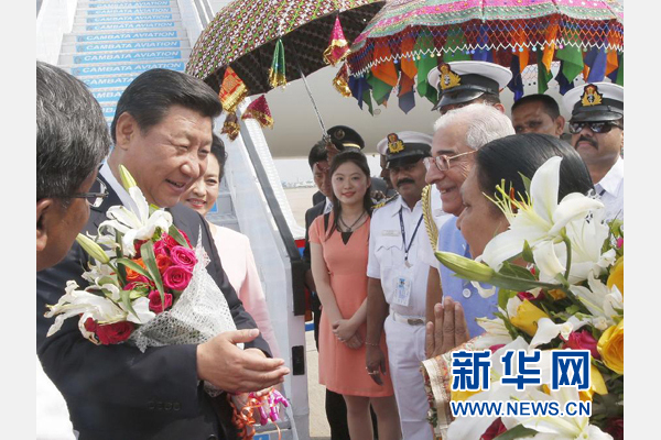 9月17日，國家主席習近平抵達古吉拉特邦艾哈邁達巴德市，開始對印度進行國事訪問。 新華社記者 鞠鵬 攝