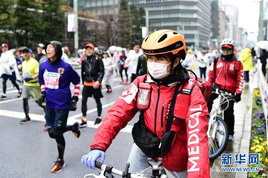 （國際·圖文互動）（1）中日合作智能頭盔首次用于東京馬拉松