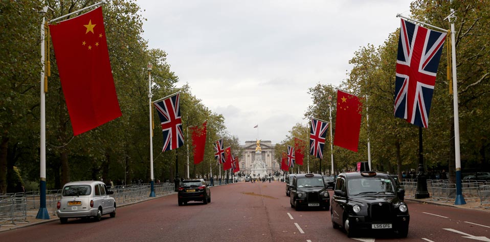 中英兩國國旗懸掛在倫敦街頭